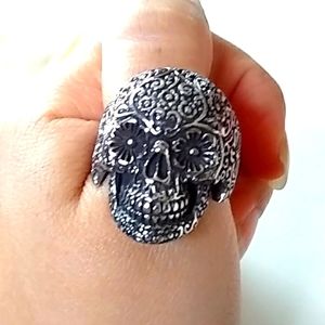Huge vintage skull 💀☠️ ring